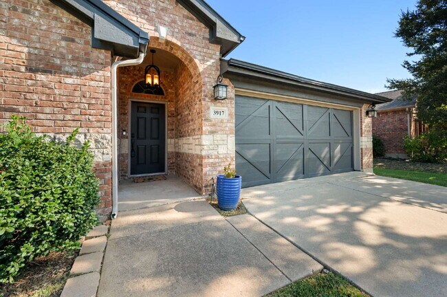 Building Photo - Renovated 4BR, Open Concept, Greenbelt Lot, Keller ISD