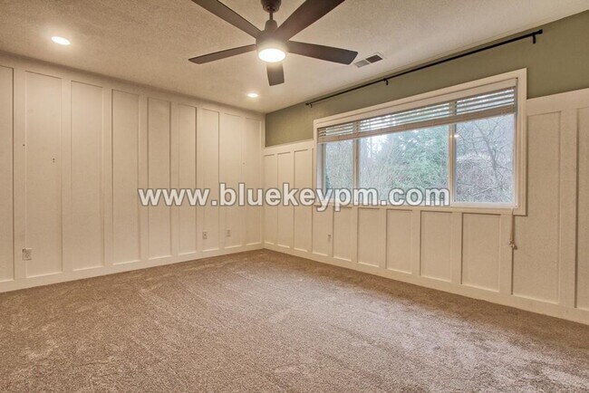 Building Photo - 5 Bed, 2.5 Baths Luxury Home in Murrayhill Near Cooper Mtn Parks