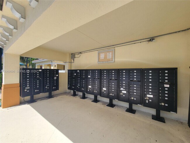 Building Photo - 1107 NW 40th Ter