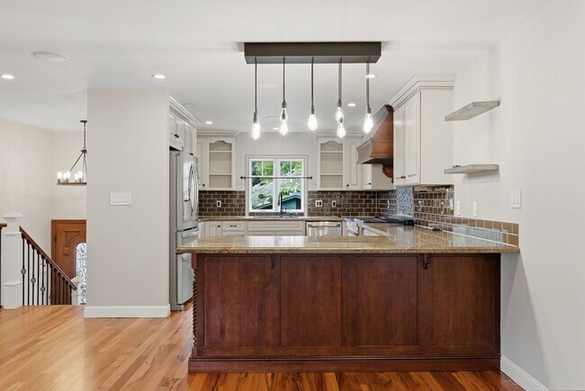 Building Photo - Exceptional Home in the Back of the Valley, Pacifica