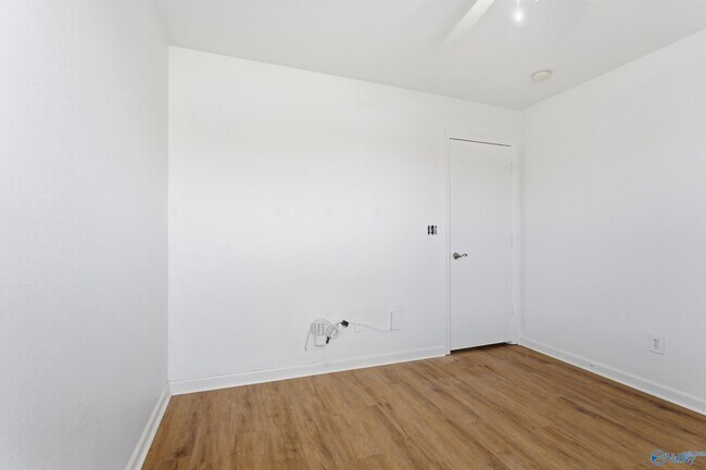 Building Photo - 313 Kenneth Blvd NW