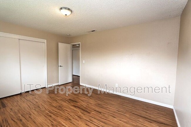 Building Photo - 8856 N Winding Way