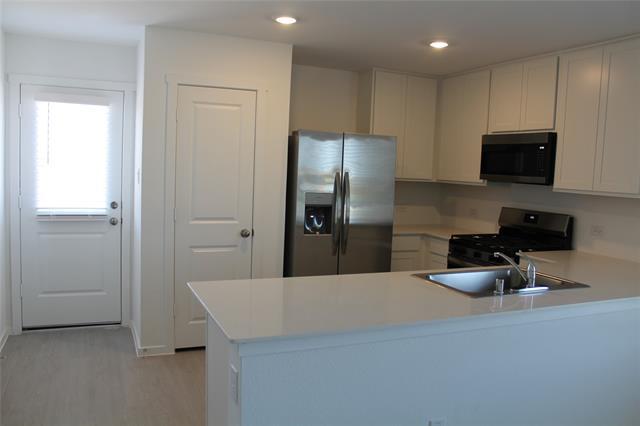 Building Photo - 2100 Neyland Dr