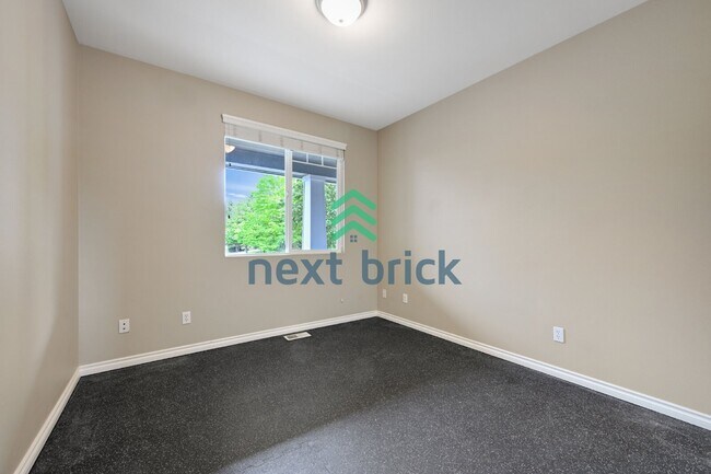 Building Photo - Beautiful 4 beds and 3 baths Modern Home Ready for Rent!
