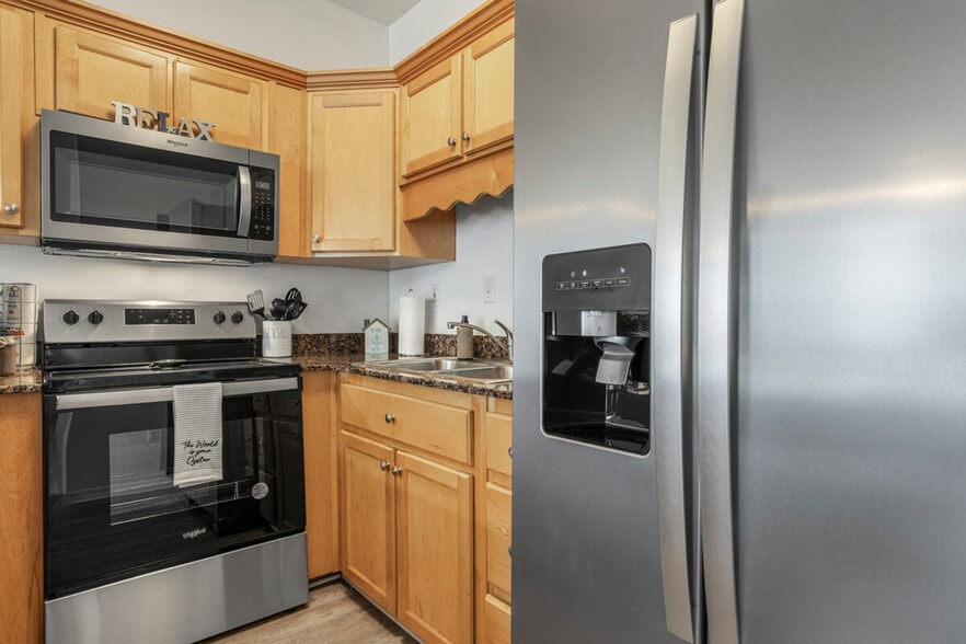 Building Photo - 241 Cowan Rd