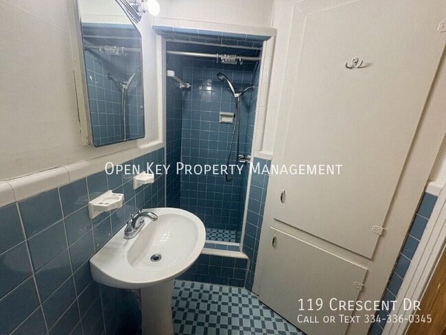 Building Photo - 119 Crescent Dr