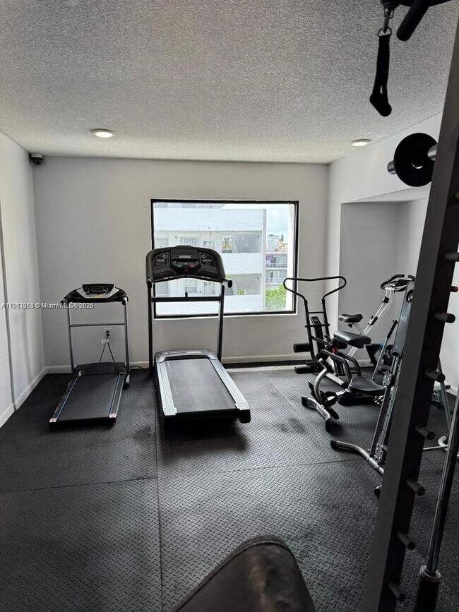 Building Photo - 4000 NE 169th St