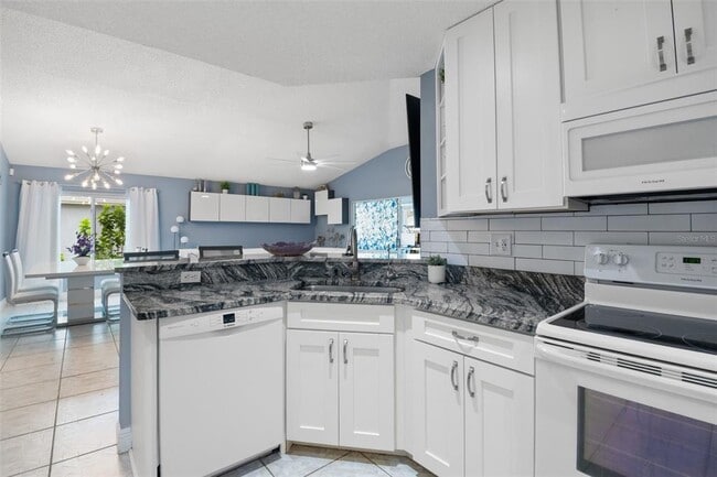 Building Photo - 713 Manchester Woods Dr