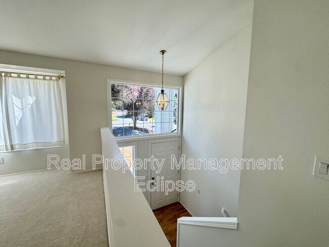 Building Photo - 7126 NE 165th Pl