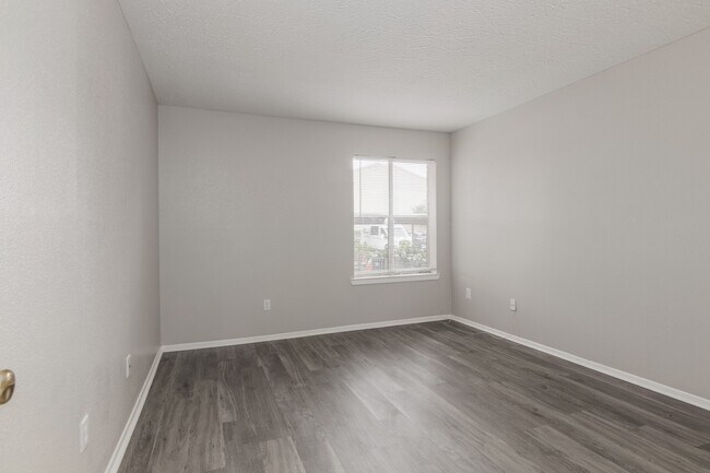 Building Photo - 10555 Turtlewood Ct