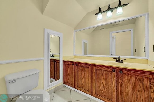 Building Photo - 3829 NW 62nd Ct