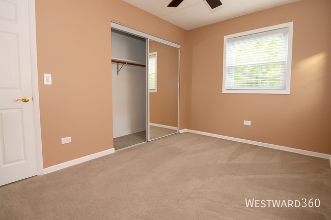 Building Photo - 9907 W 58th St