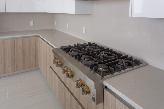 Building Photo - 400 Central Ave