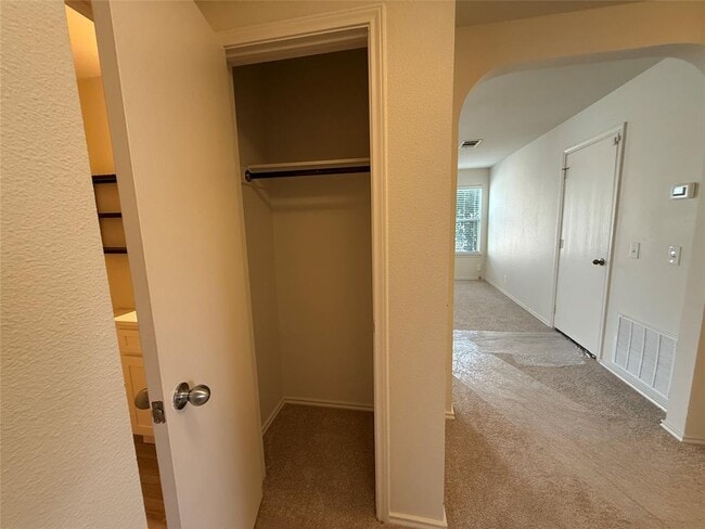 Building Photo - 334 Avalanche Ave