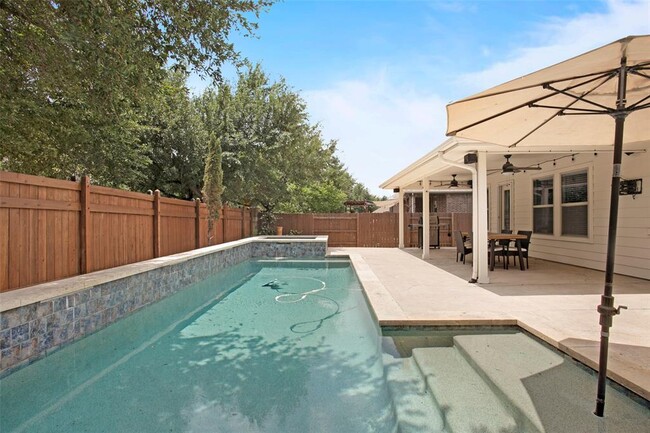 Building Photo - 9501 Bentley Garner Ln