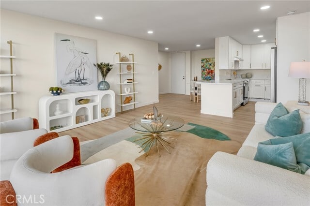 Building Photo - 6542 Ocean Crest Dr