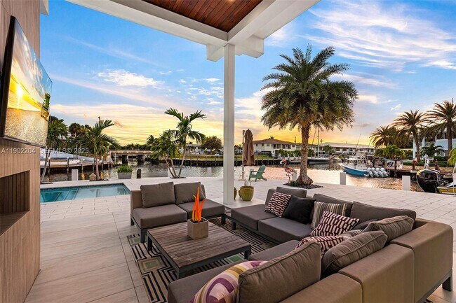 Building Photo - 3701 NE 26th Ave