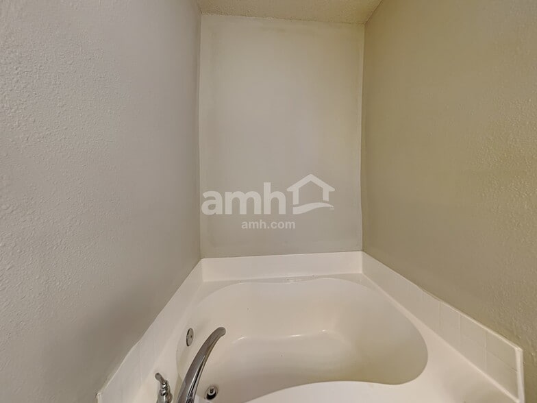 Building Photo - 11309 Loudon Ln