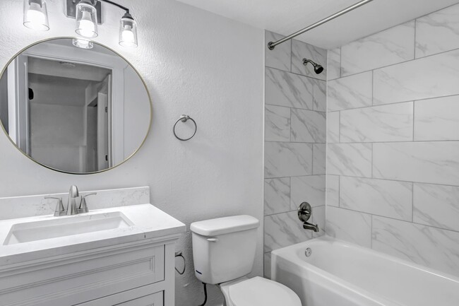 Building Photo - Remodeled 1 bed 1 bath condo for rent at V...