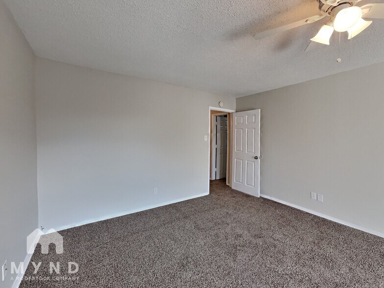 Building Photo - 3264 63rd St