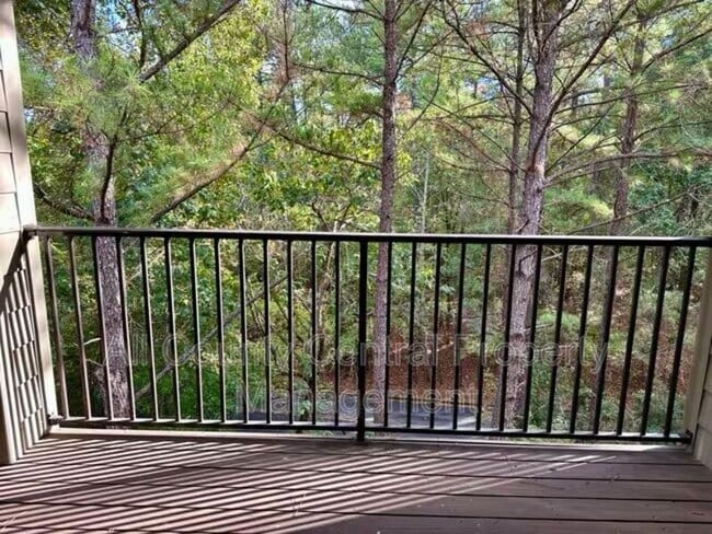 Building Photo - 208 Sterling Oaks Dr