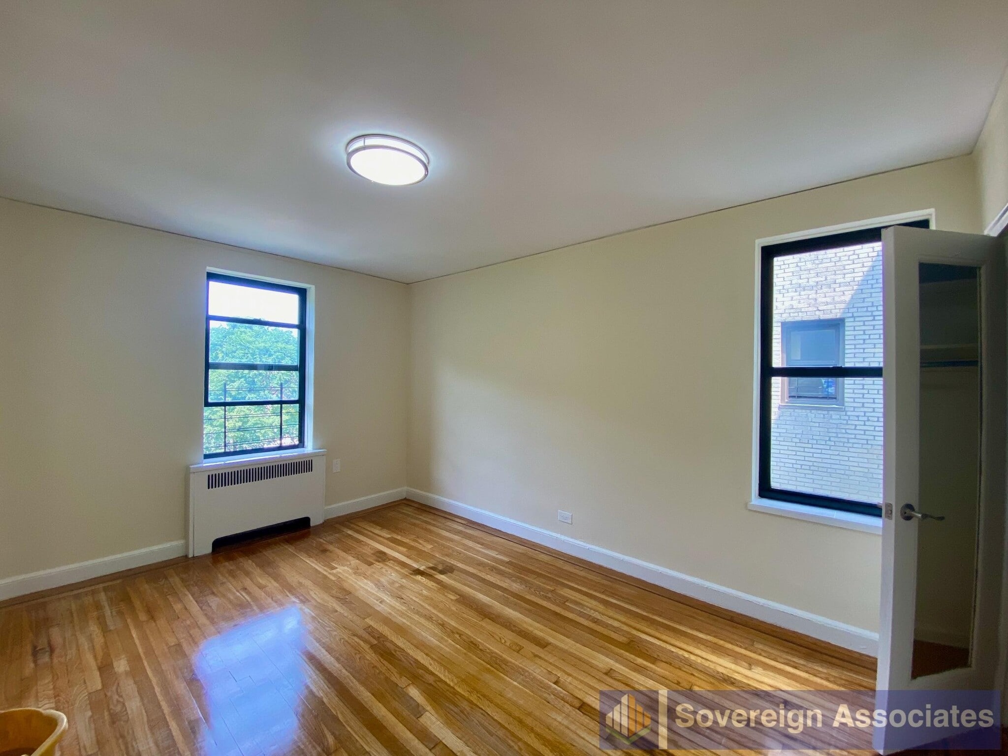 Building Photo - 100 Arden St