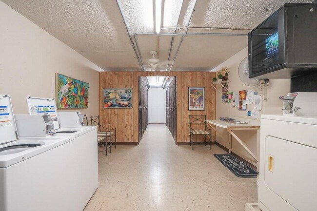 Building Photo - 3201 Portofino Point