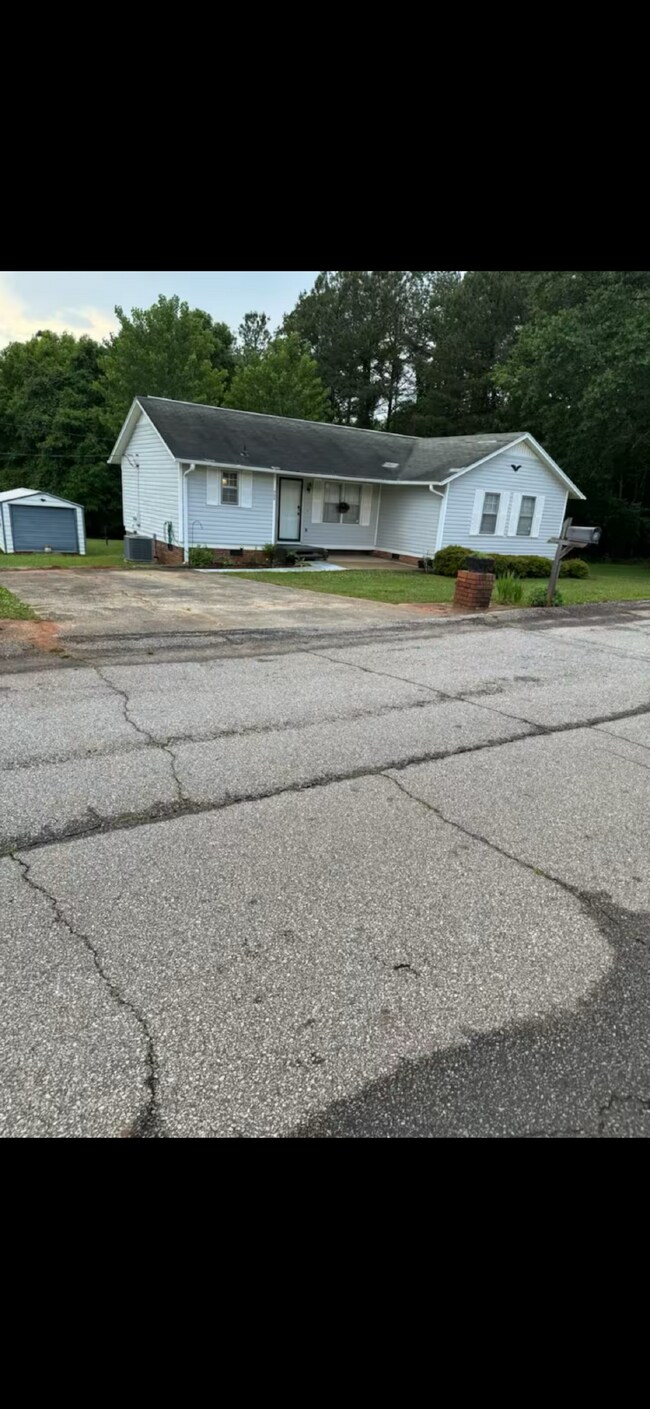 Building Photo - 500 Shady Pine Dr