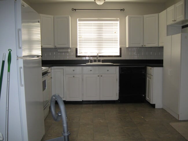Building Photo - 9254 Sappington Rd