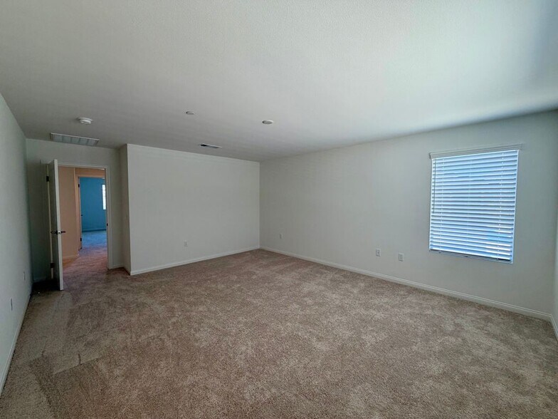 Building Photo - 21600 Thomas Ct