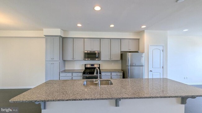 Building Photo - 224 Jenny Dr