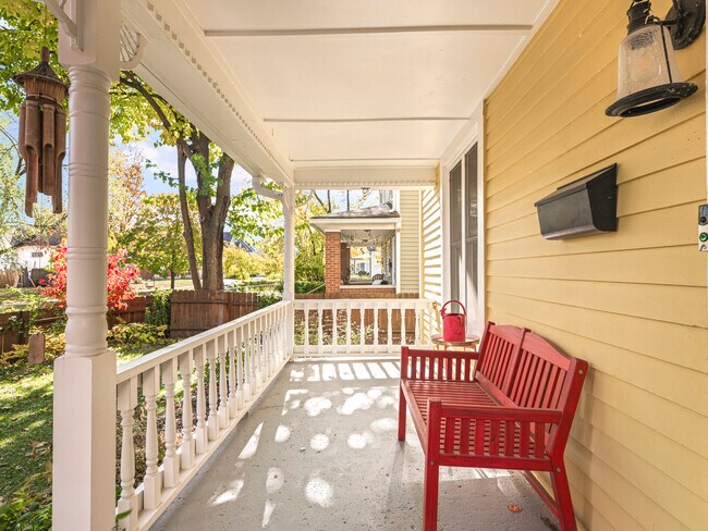 Building Photo - 622 N Hamilton Ave