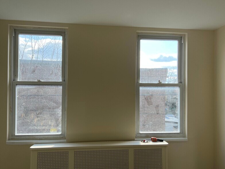Primary Photo - 3219 McElderry St