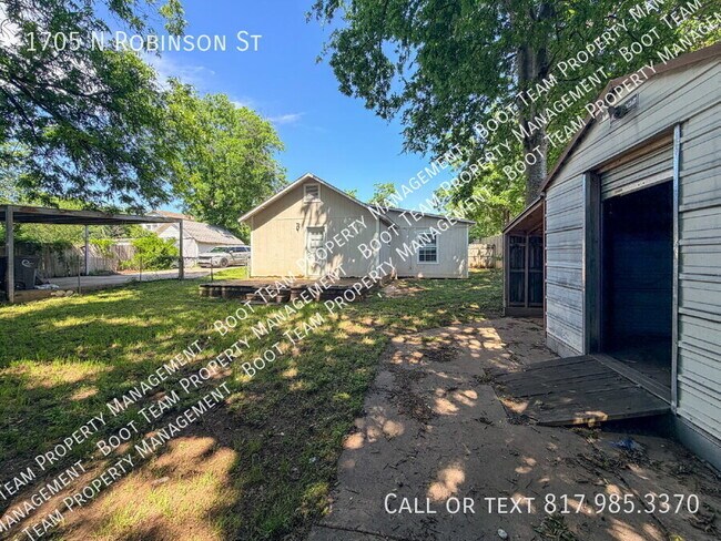 Building Photo - 1705 N Robinson St