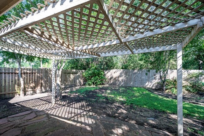 Building Photo - 4523 Bridgevillage Dr
