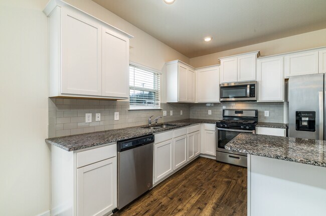 Building Photo - 4714 Willow Bluff Cir