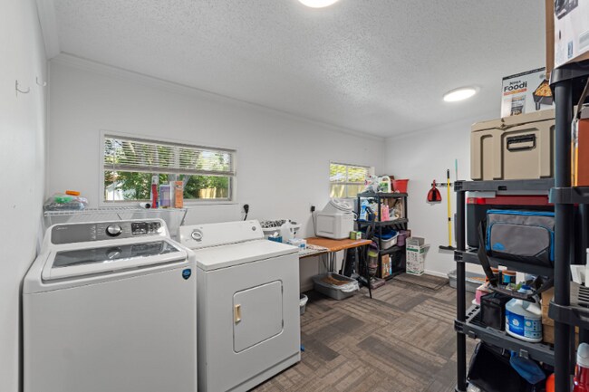 Building Photo - 364 Okaloosa Ave