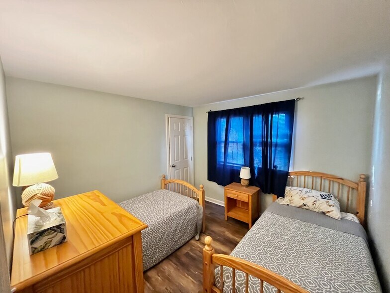 Building Photo - 94 Cottonwood Ln