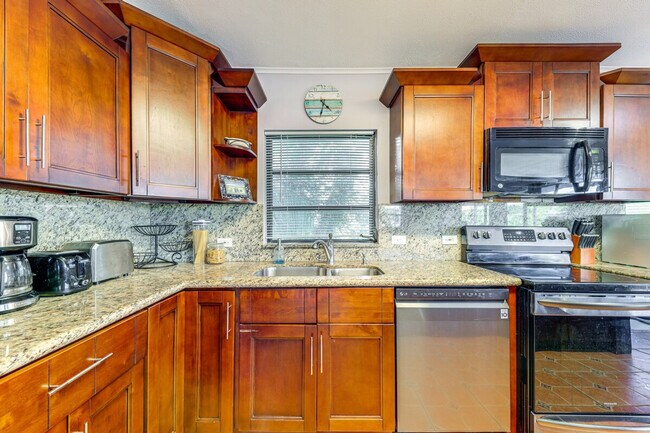 Building Photo - 29179 Rose Dr