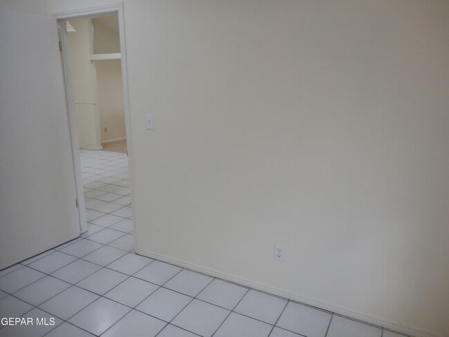 Building Photo - 11392 Lake Erie Dr