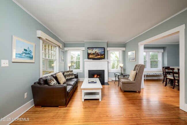 Building Photo - 4 2nd Ave