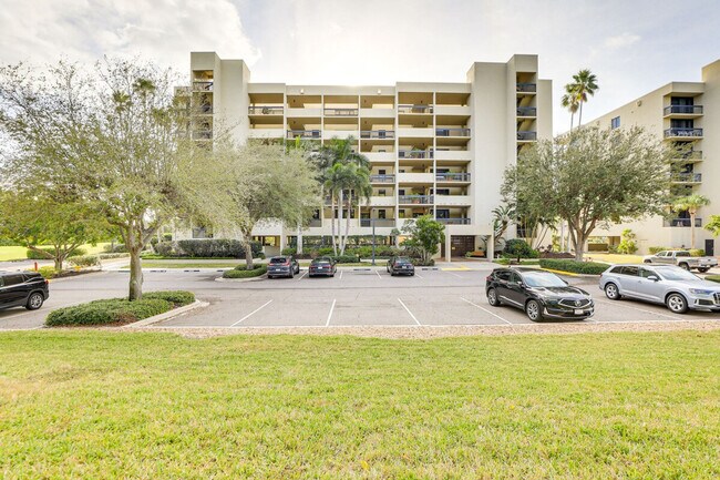 Building Photo - 1109 Gulf of Mexico Dr