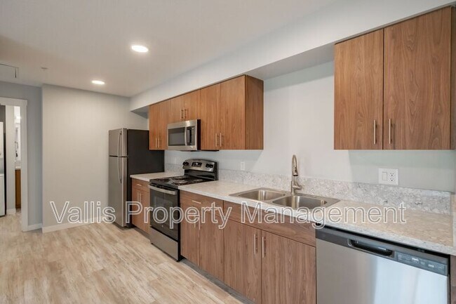 Building Photo - 13001 S Crompton Lane