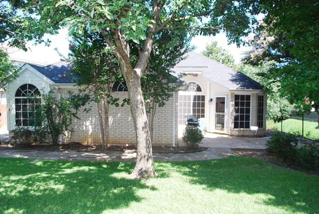 Building Photo - 12801 Conifer Ln