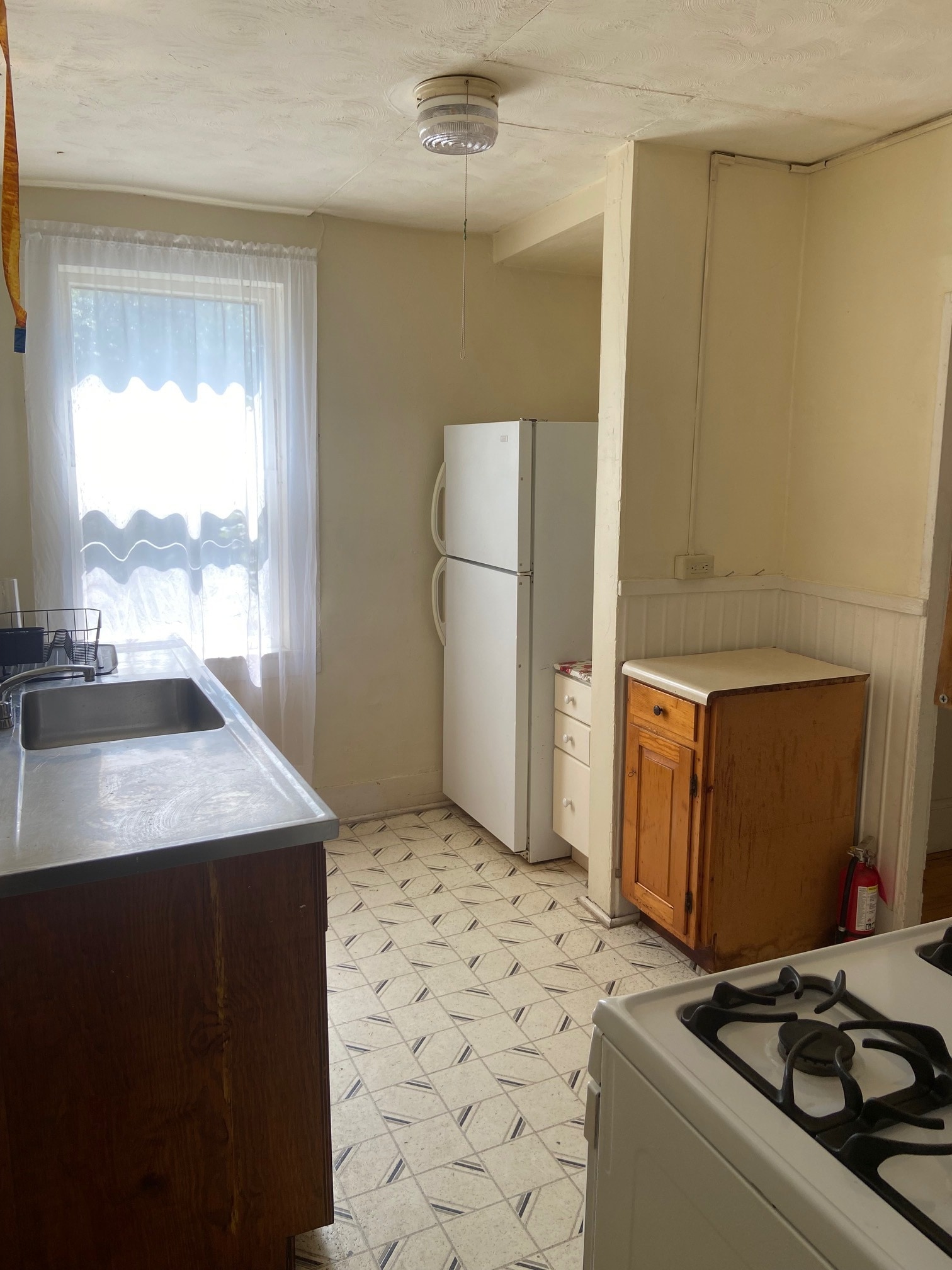 Building Photo - 210 Elliot St