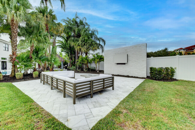 Building Photo - 6298 Sand Hills Cir