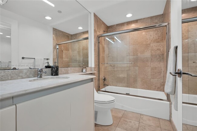 Building Photo - 1455 Ocean Dr