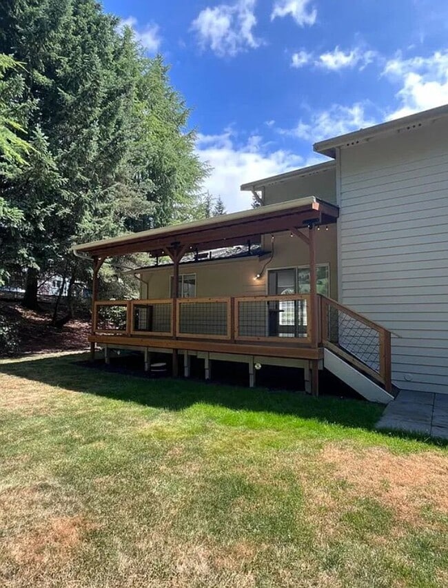 Building Photo - 531 48th Pl SE