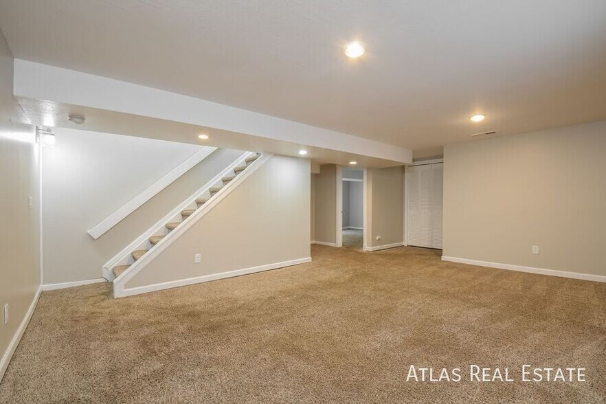 Building Photo - 13312 Ash Cir