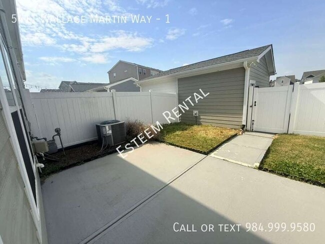 Building Photo - 5411 Wallace Martin Wy